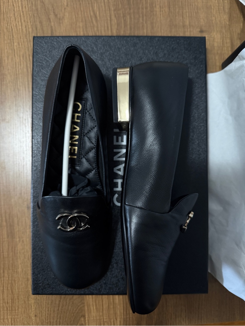 CHANEL - Coco Mark 23K Black Lambskin Moccasins/Loafers - Picture 4 of 8